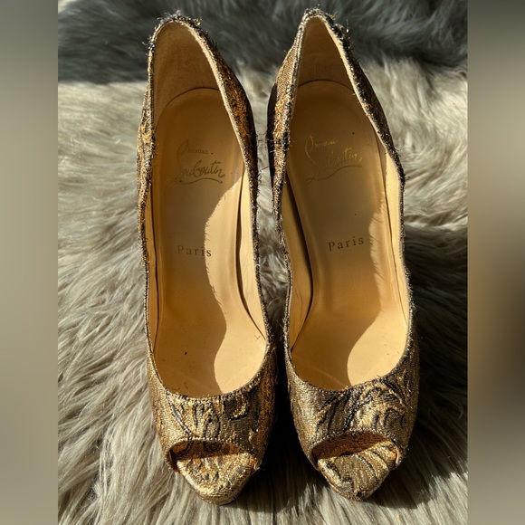 Christian Louboutin Gold Brocade Fabric Lady Peep-Toe Platform Pumps Size 37 - Picture 3 of 6